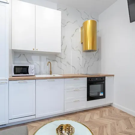 Golden Circles No.2 Apartment *