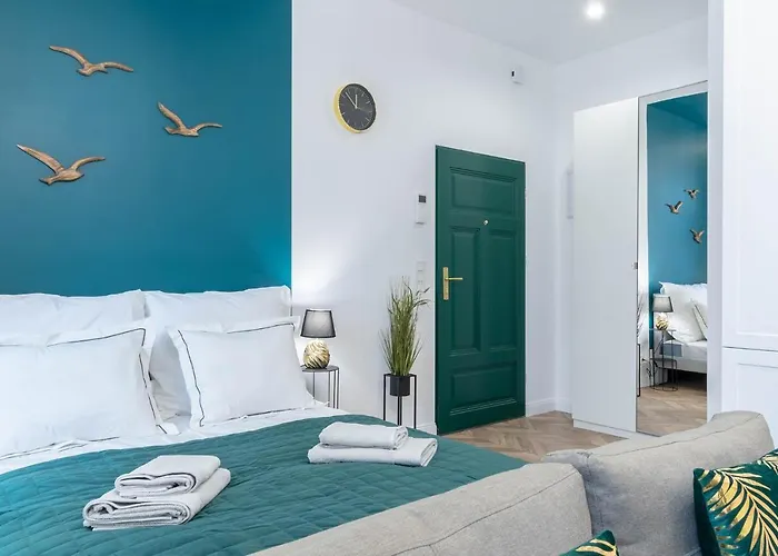 Golden Circles No.2 포즈난