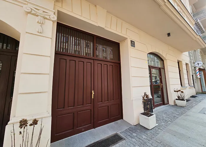 아파트 Golden Circles No.2 포즈난